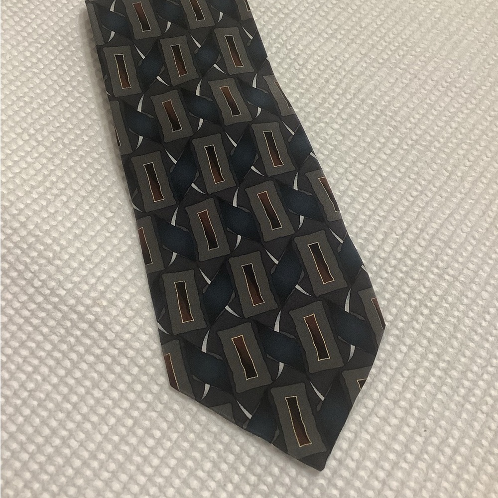 Men’s Croft & Barrow Geometric Silk Tie in Dark Blue, Grey, and Browns